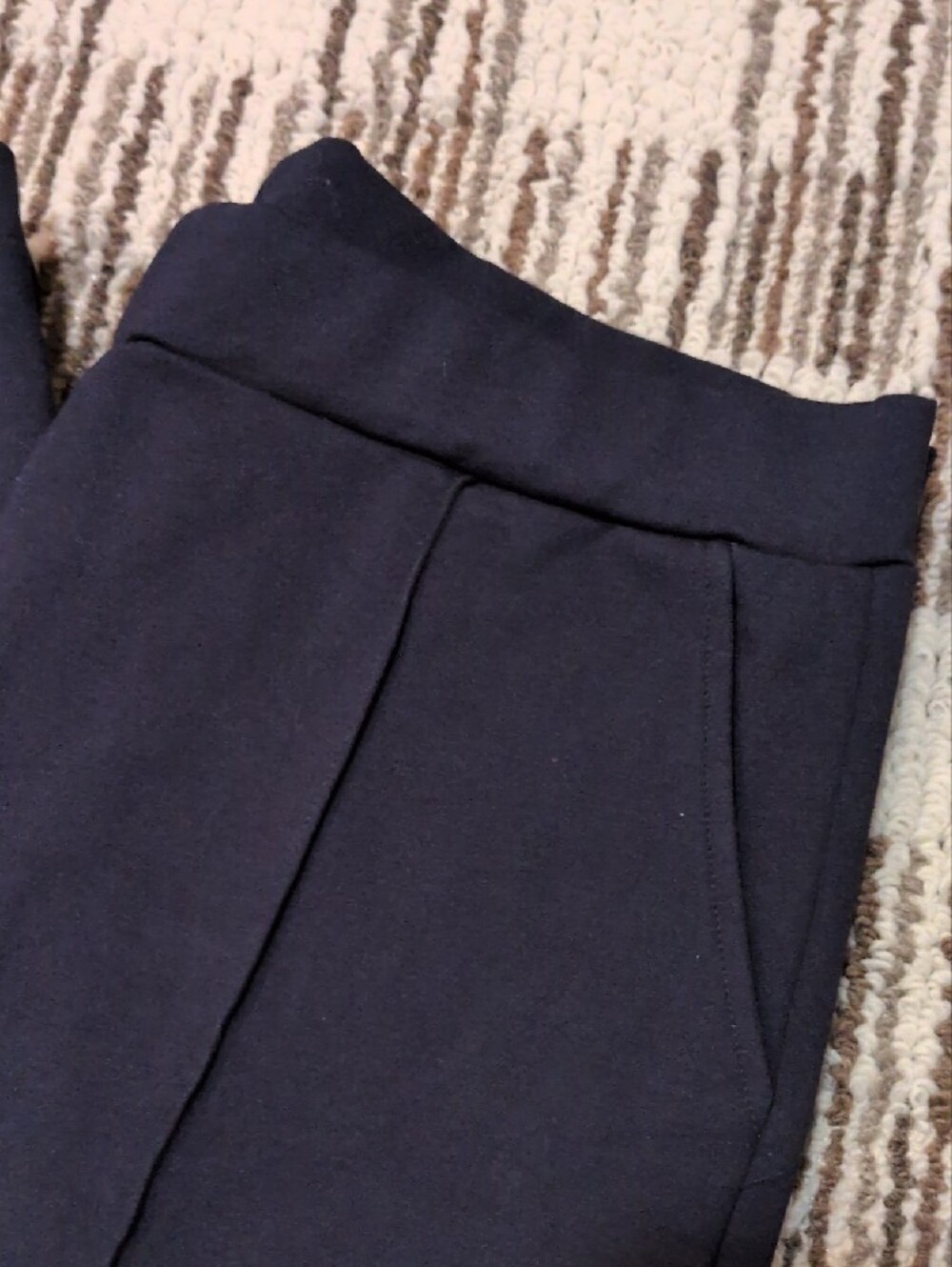Women's Wide-Leg Pull-On Pants in Navy Blue. - Picture 4 of 7